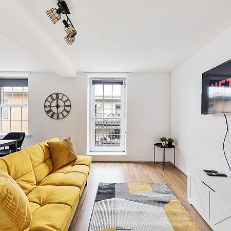 Sleek Shoreditch Hideout - 2 Bed Gem With Balcony In Central 런던 외부 사진