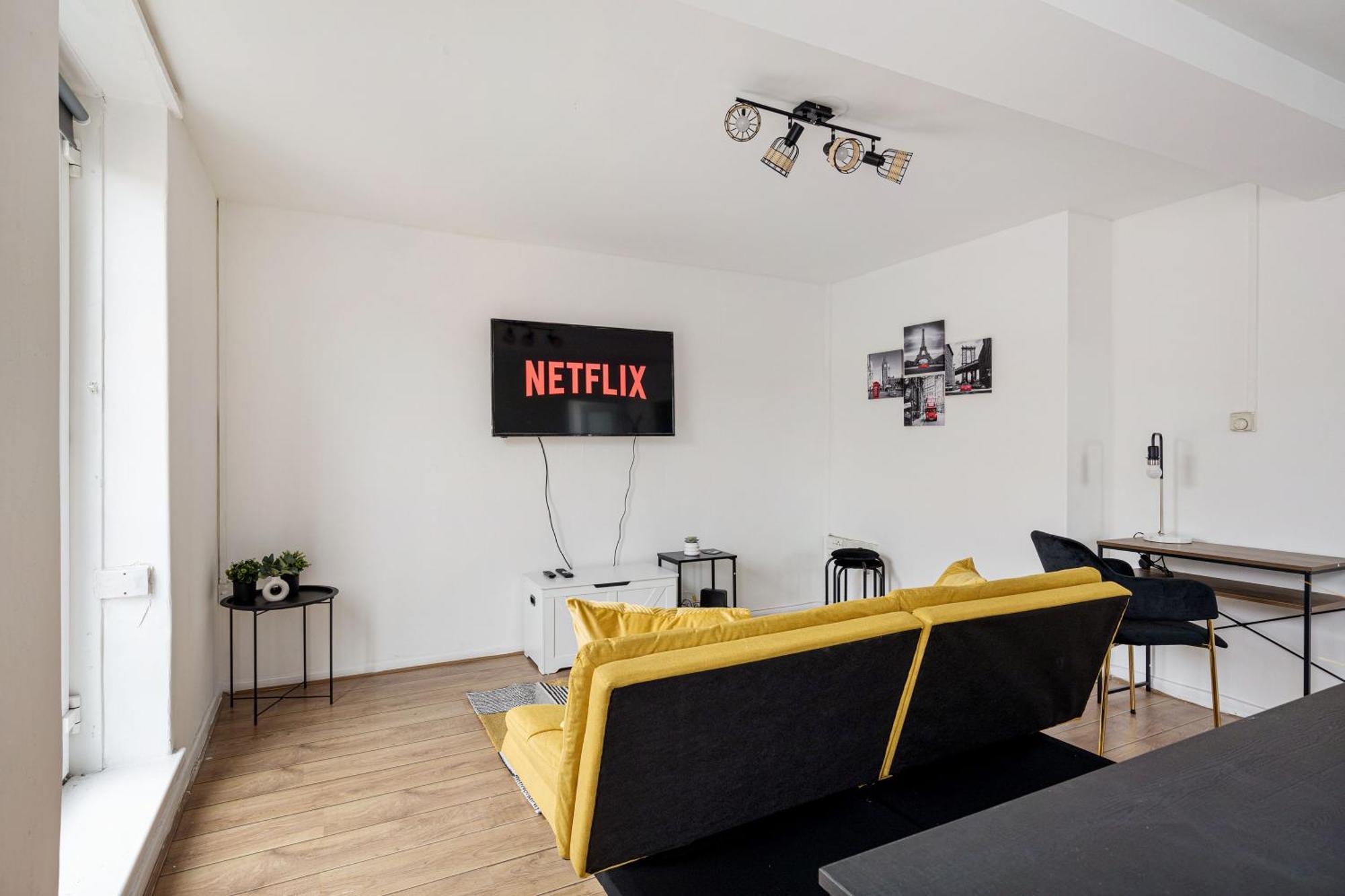 Sleek Shoreditch Hideout - 2 Bed Gem With Balcony In Central 런던 외부 사진