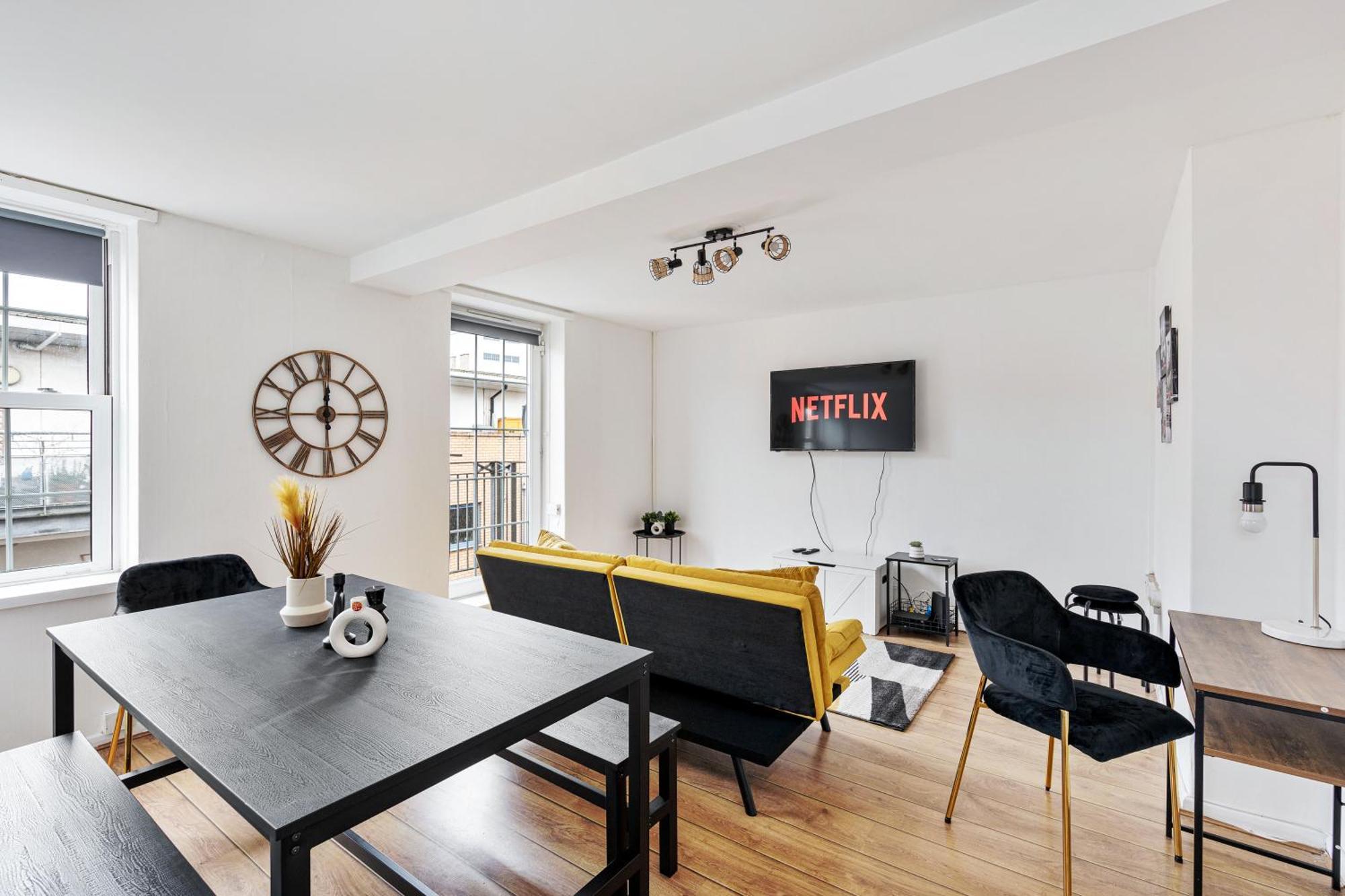 Sleek Shoreditch Hideout - 2 Bed Gem With Balcony In Central 런던 외부 사진