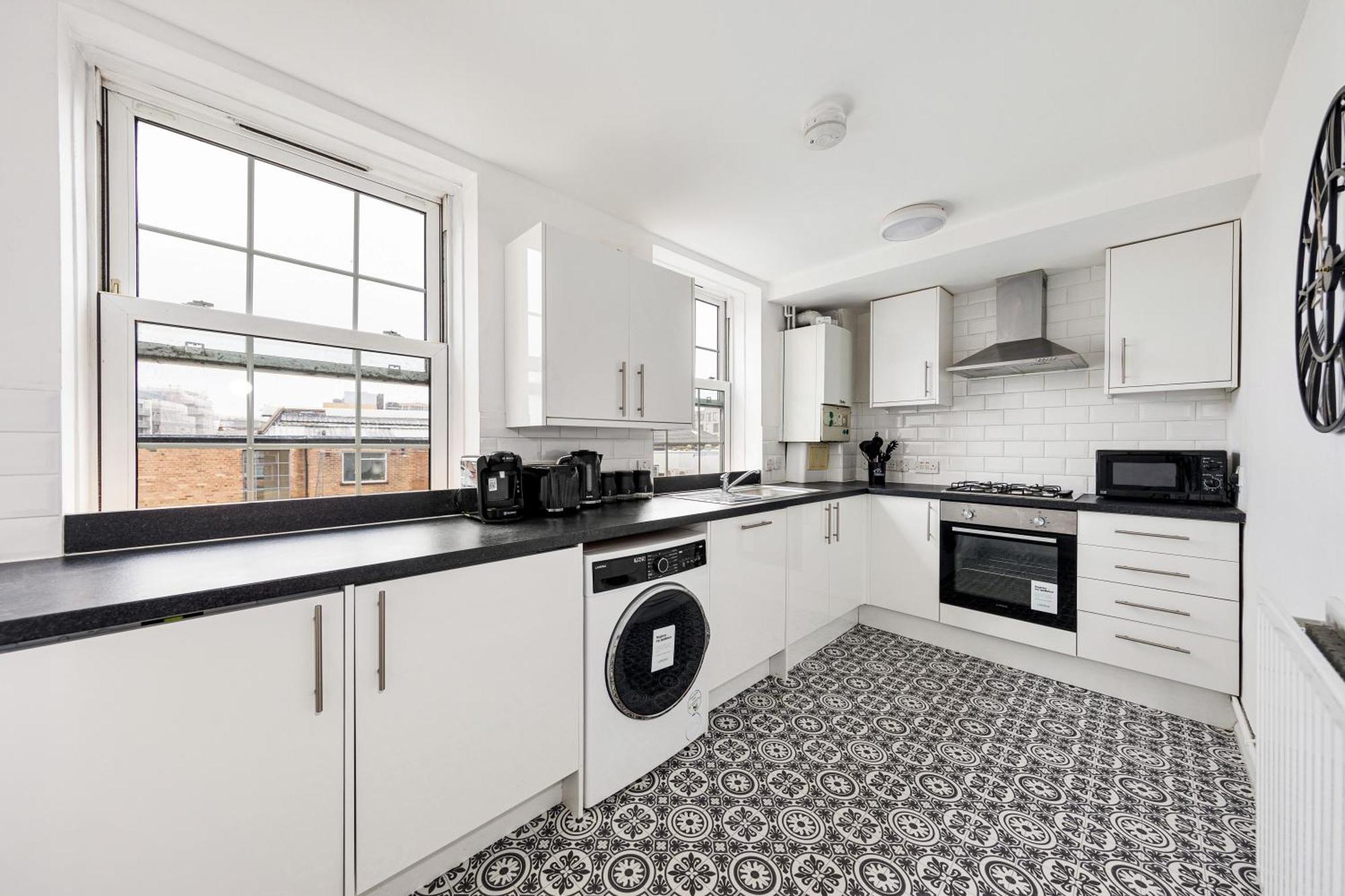 Sleek Shoreditch Hideout - 2 Bed Gem With Balcony In Central 런던 외부 사진