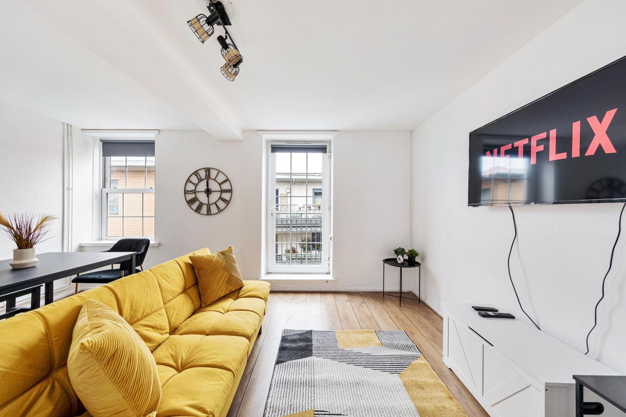 Sleek Shoreditch Hideout - 2 Bed Gem With Balcony In Central 런던 외부 사진