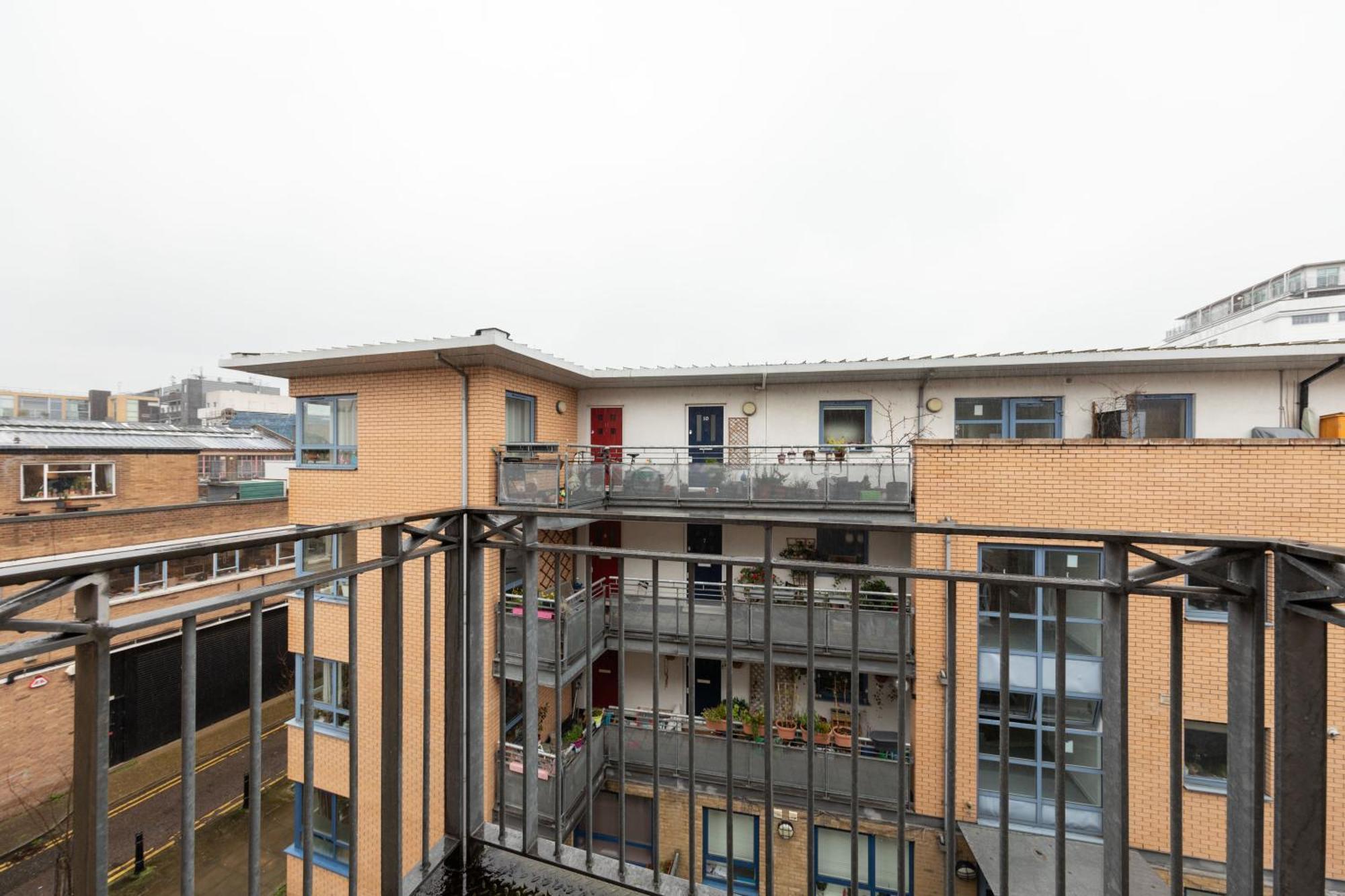 Sleek Shoreditch Hideout - 2 Bed Gem With Balcony In Central 런던 외부 사진
