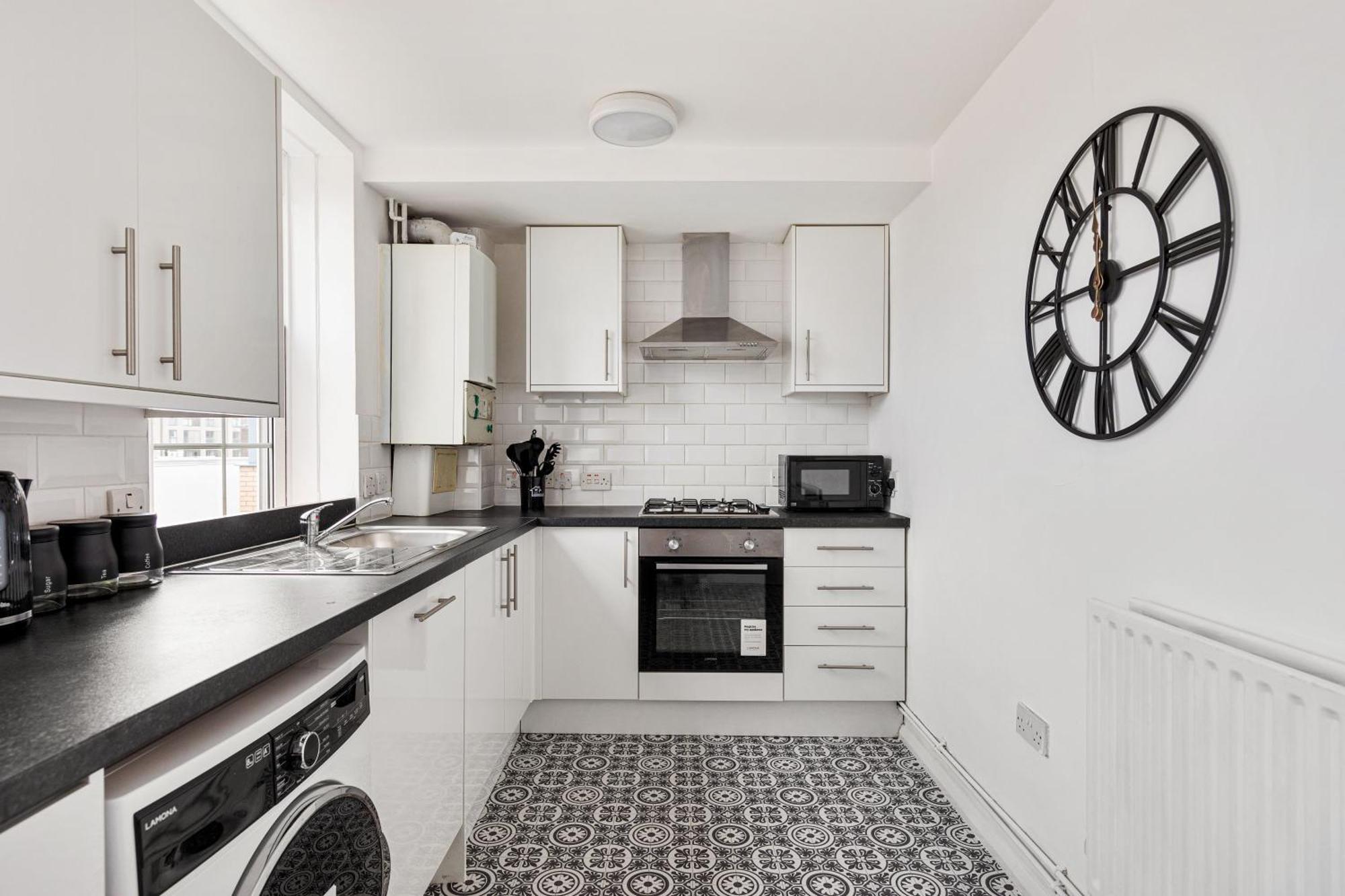Sleek Shoreditch Hideout - 2 Bed Gem With Balcony In Central 런던 외부 사진
