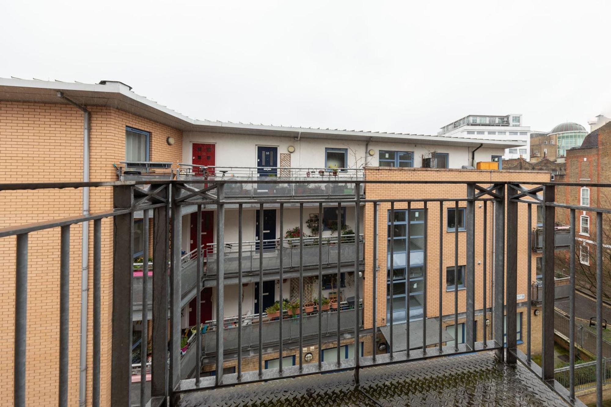 Sleek Shoreditch Hideout - 2 Bed Gem With Balcony In Central 런던 외부 사진